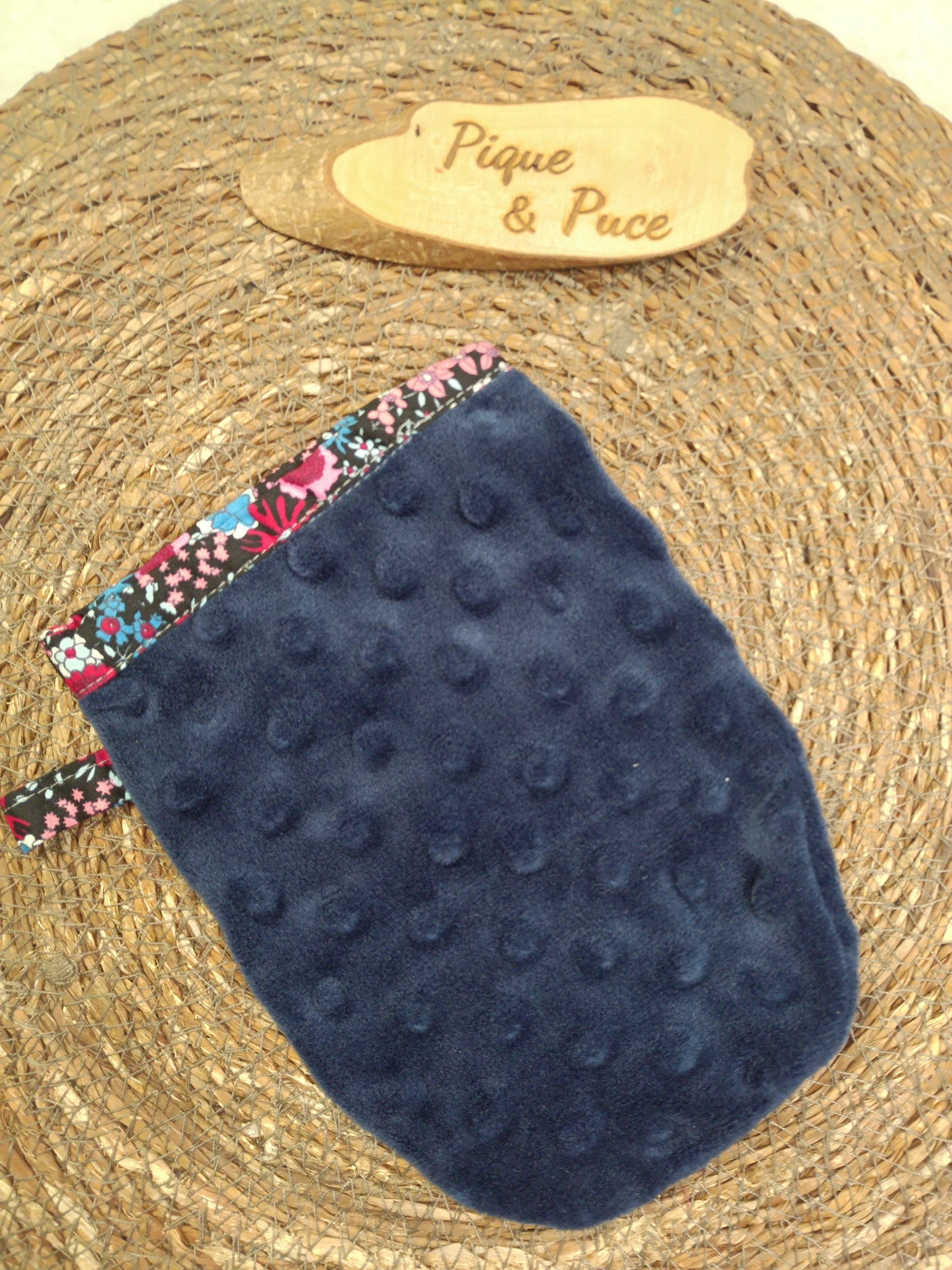 Gant démaquillant magique