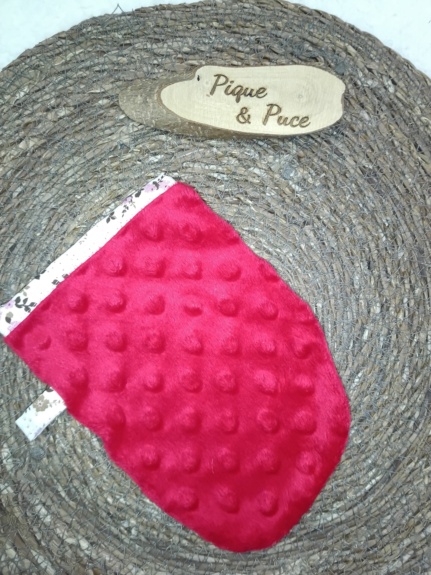 Gant démaquillant magique