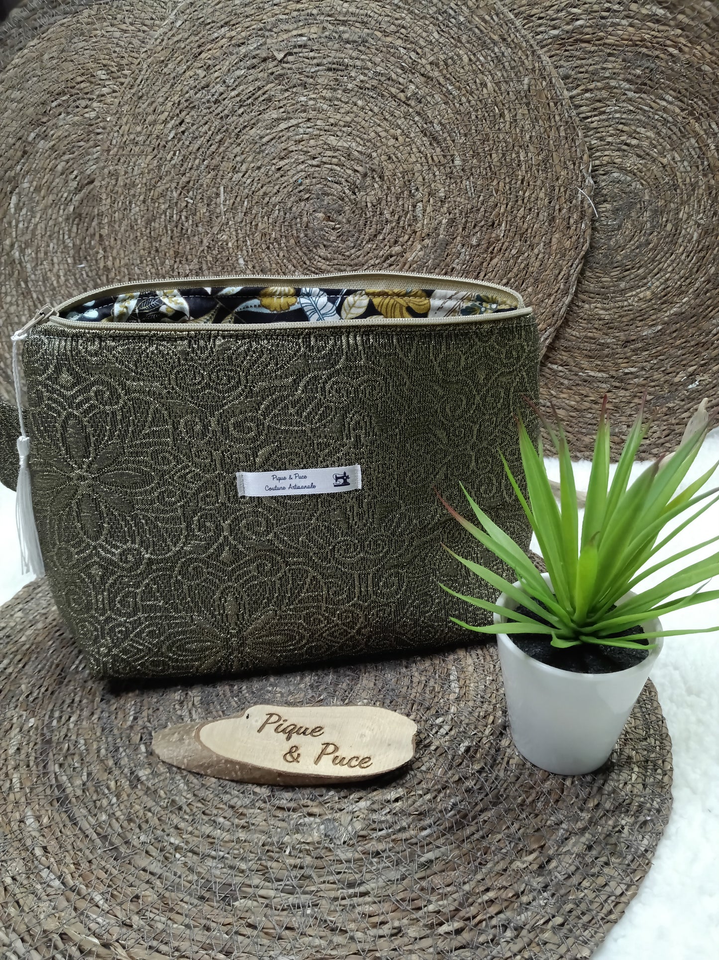 Trousse de toilette triangle