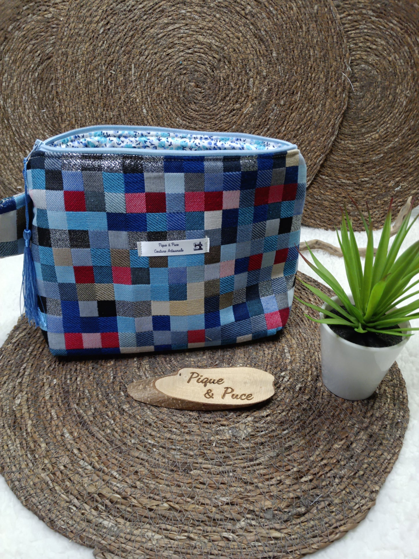 Trousse de toilette triangle
