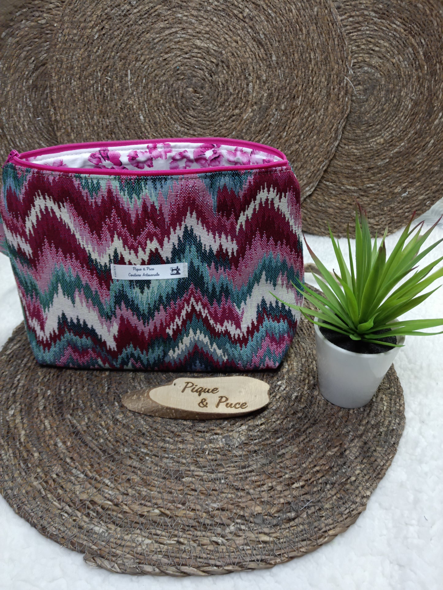 Trousse de toilette triangle