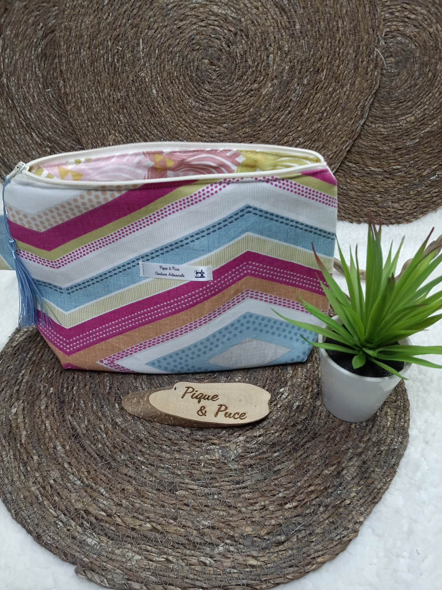 Trousse de toilette triangle