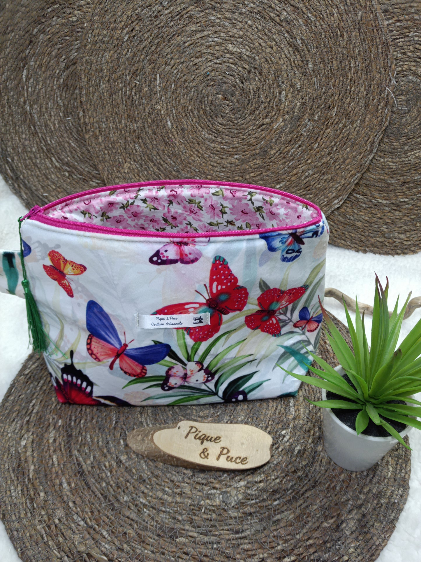 Trousse de toilette triangle