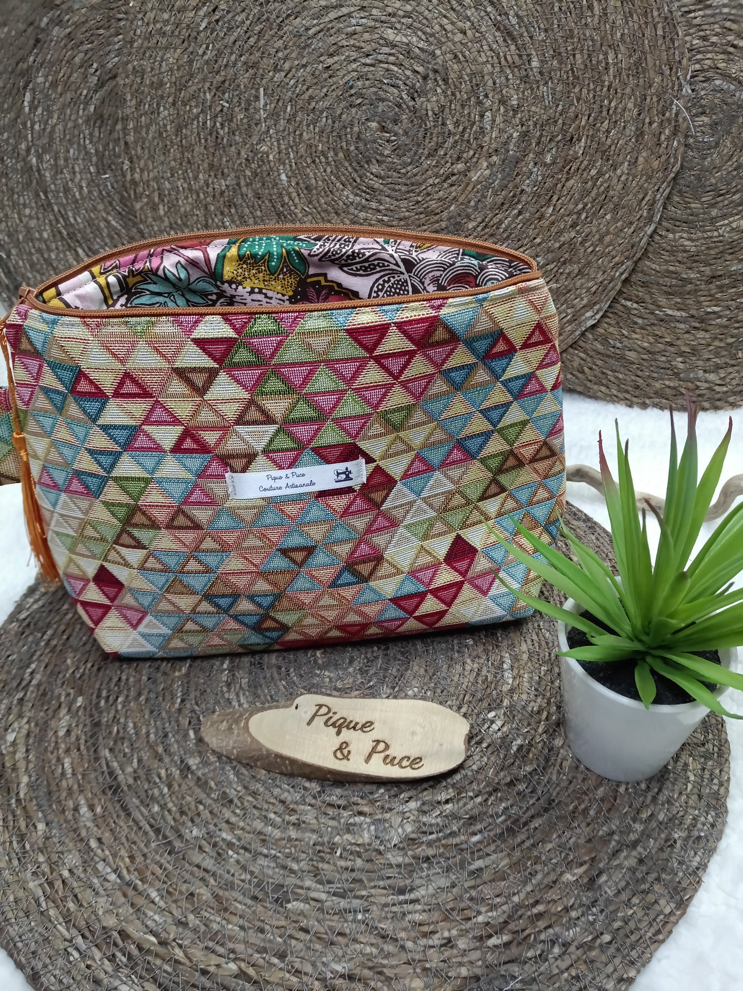 Trousse de toilette triangle