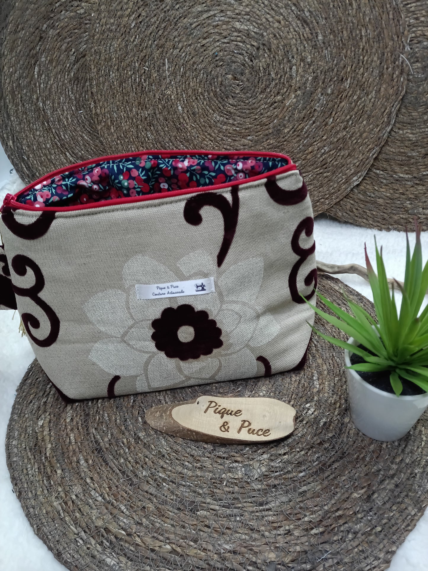 Trousse de toilette triangle