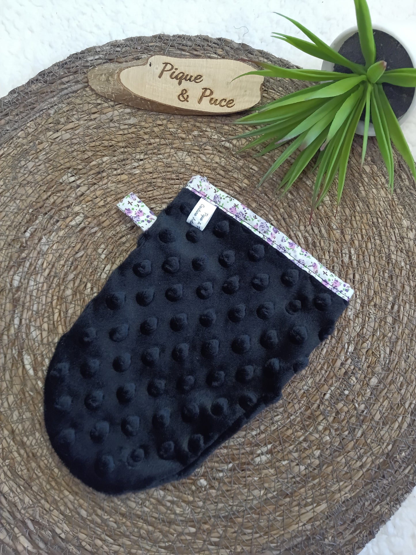 Gant démaquillant magique