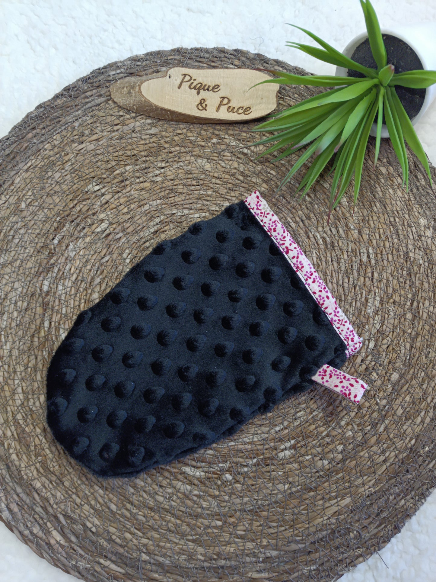 Gant démaquillant magique