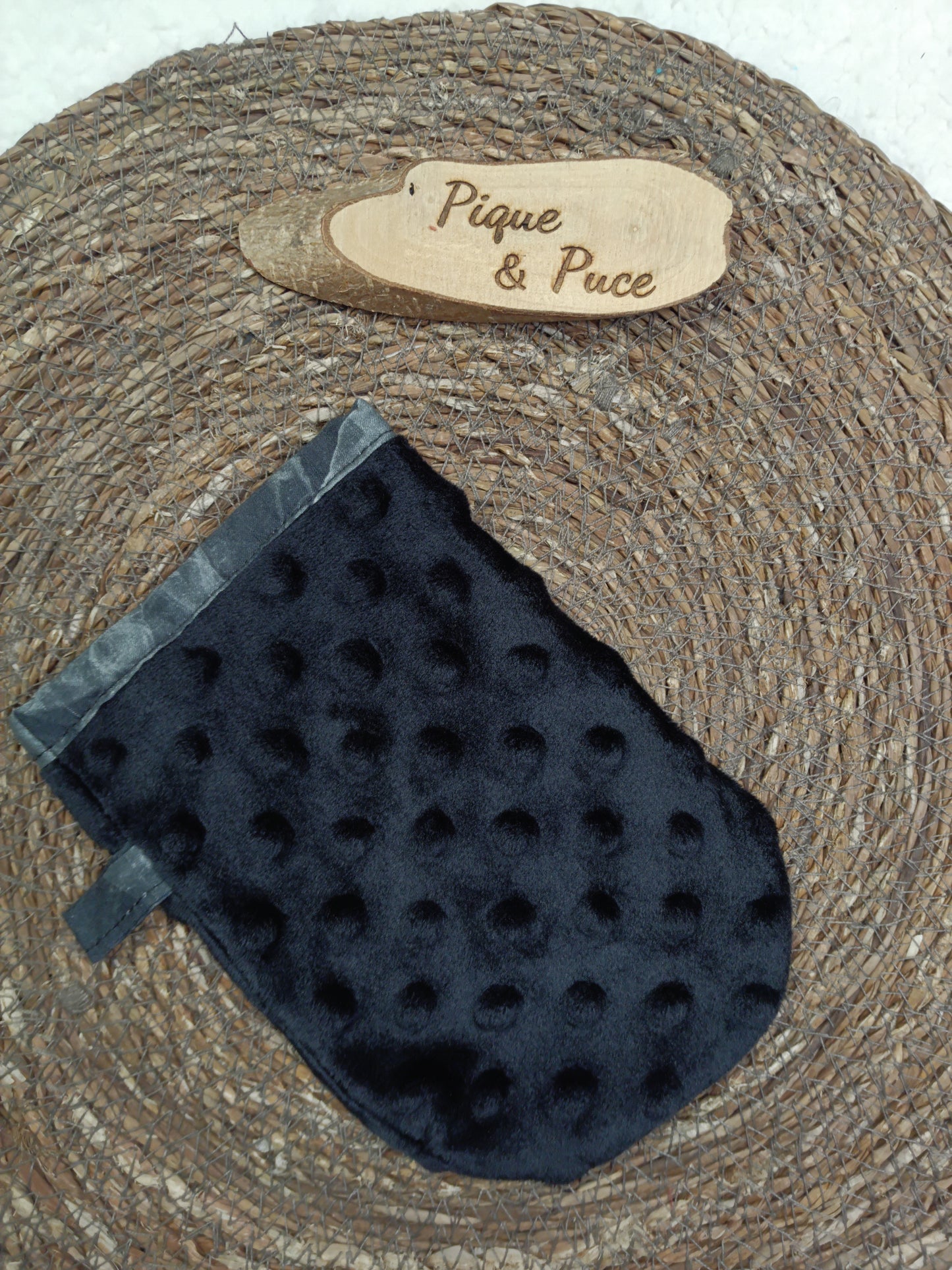 Gant démaquillant magique